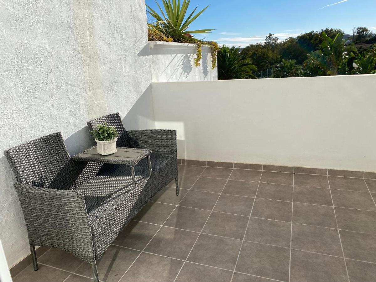 Bahia De Casares Apartment Estepona Exterior photo